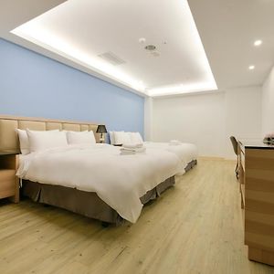 Queen Room Two Queen Beds No Window